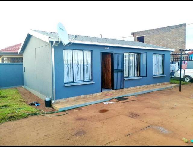 3 BEDROOM HOUSE FOR SALE IN PROTEA GLEN